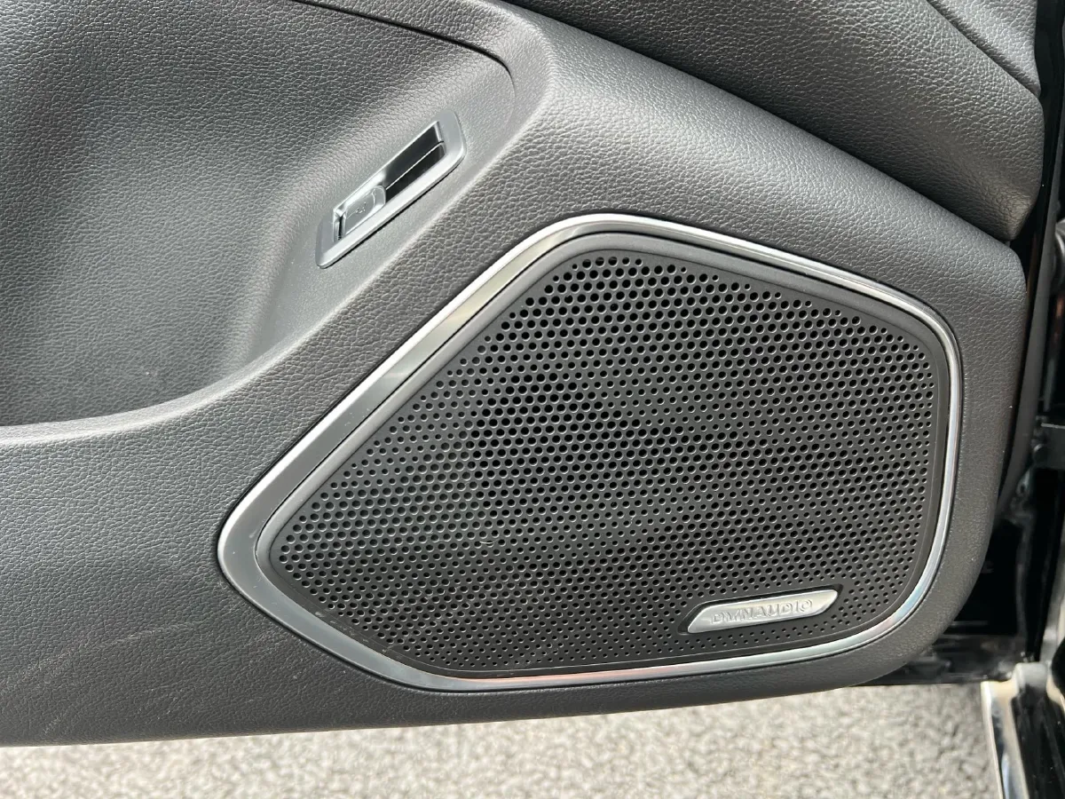 2023 HongQi H5 2.0T 224HP L4 8AT,autocango,china used car exporter,china ev exporter,chinese used car exporter,chinese used ev exporter