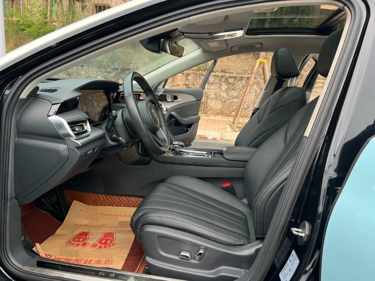 2023 HongQi H5 2.0T 224HP L4 8AT,autocango,china used car exporter,china ev exporter,chinese used car exporter,chinese used ev exporter