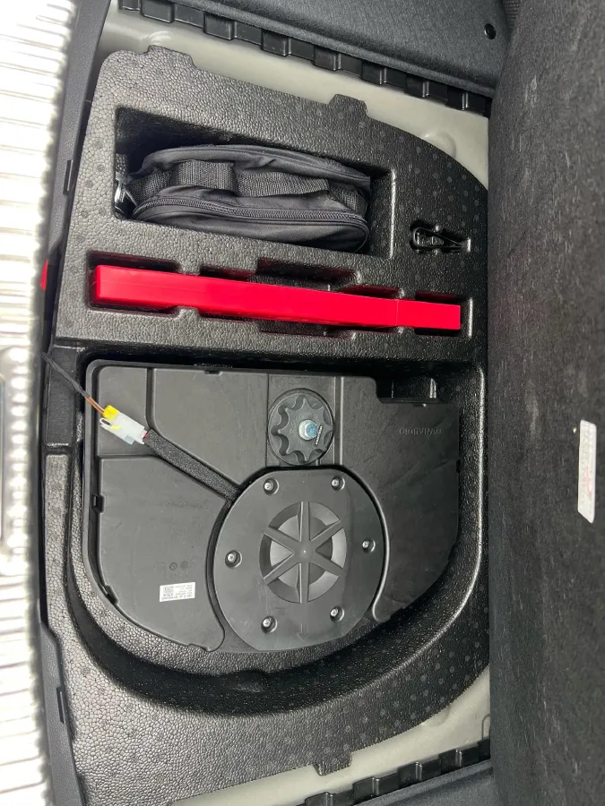 2023 HongQi H5 2.0T 224HP L4 8AT,autocango,china used car exporter,china ev exporter,chinese used car exporter,chinese used ev exporter