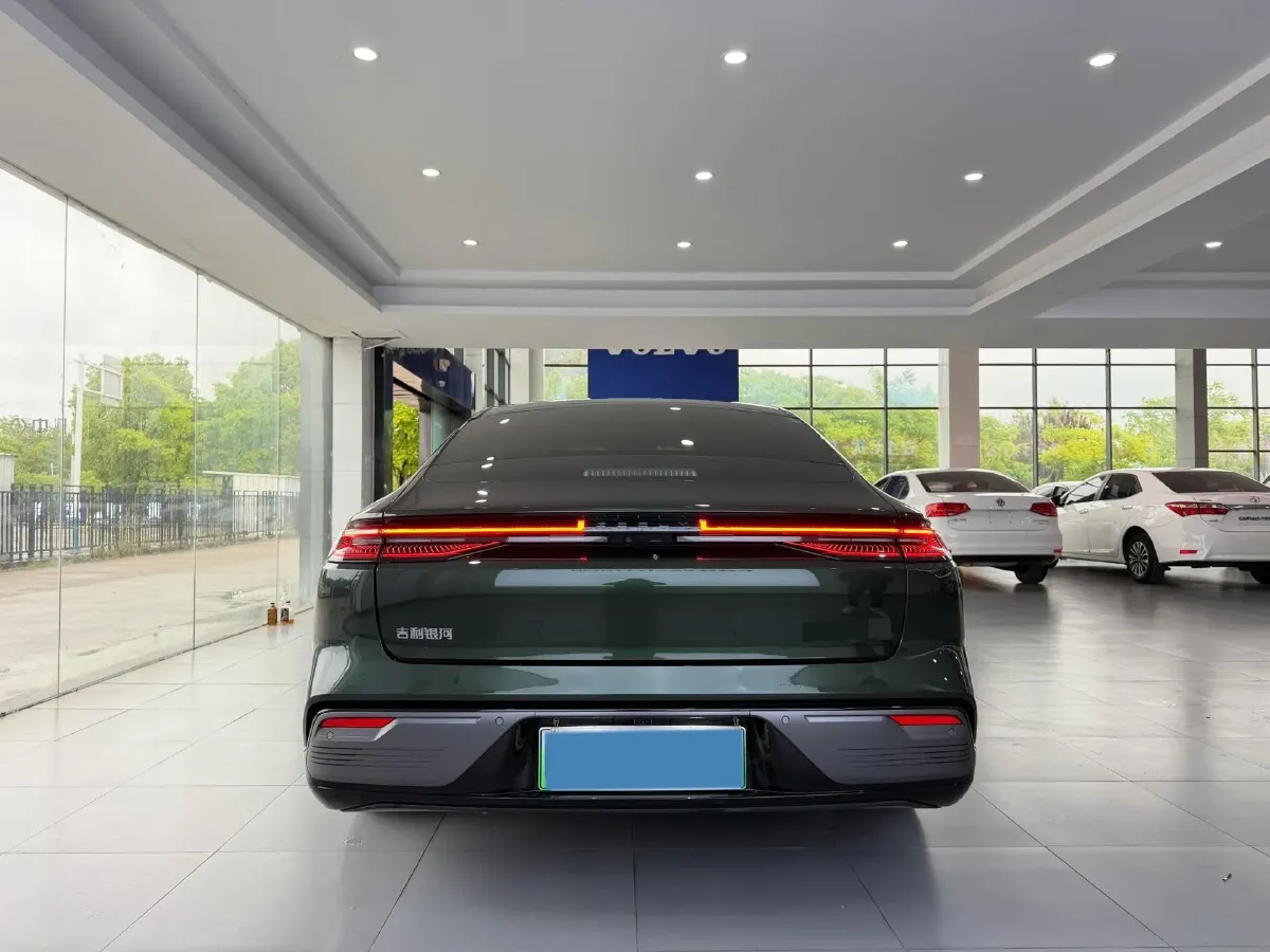 2025 Geely Galaxy Starshine 8 1.5T 163HP L4 3DHT PHEV 27.69KWH,autocango,china used car exporter,china ev exporter,chinese used car exporter,chinese used ev exporter