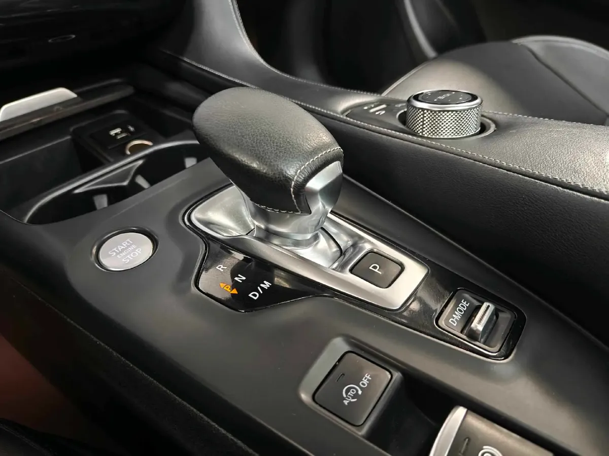 2018 Infiniti QX30 2.0T 211HP L4 7DCT,autocango,china used car exporter,china ev exporter,chinese used car exporter,chinese used ev exporter