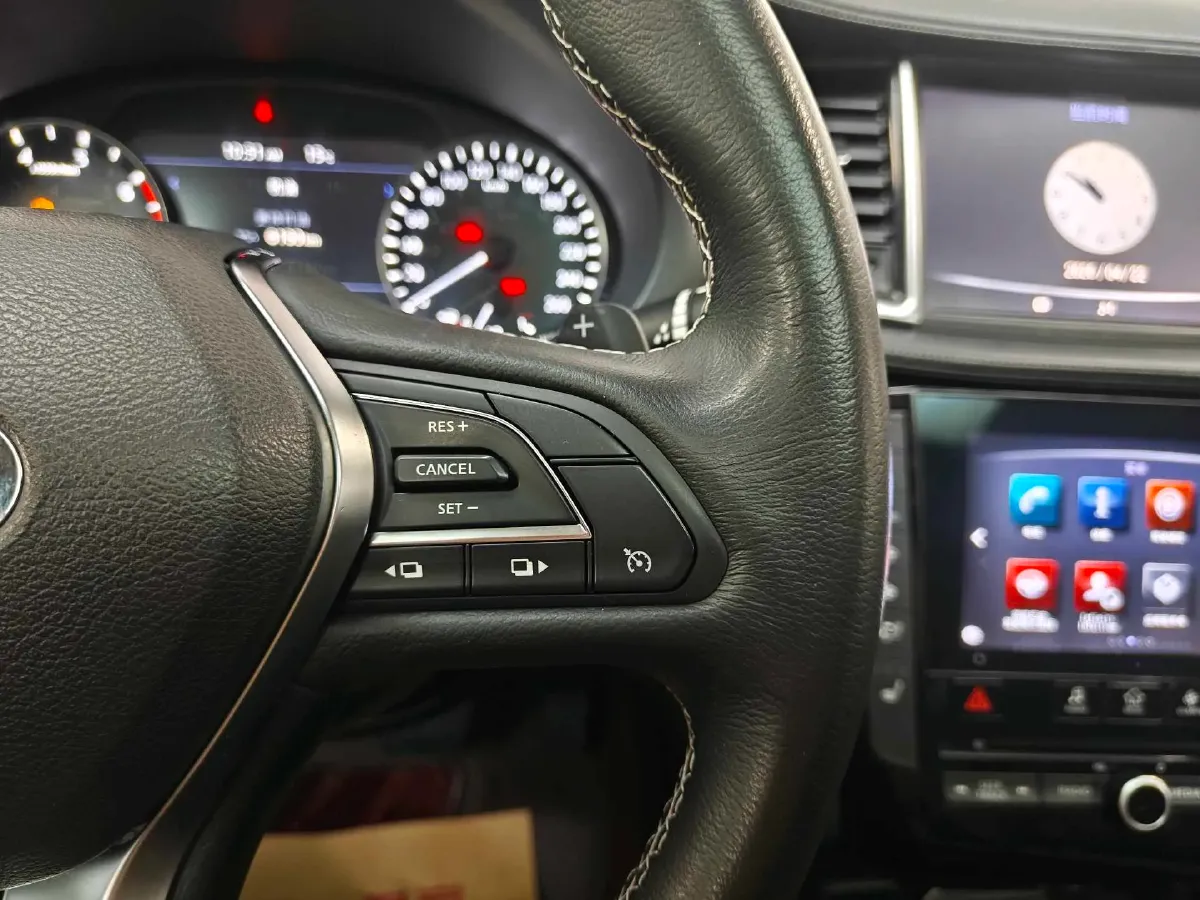 2018 Infiniti QX30 2.0T 211HP L4 7DCT,autocango,china used car exporter,china ev exporter,chinese used car exporter,chinese used ev exporter