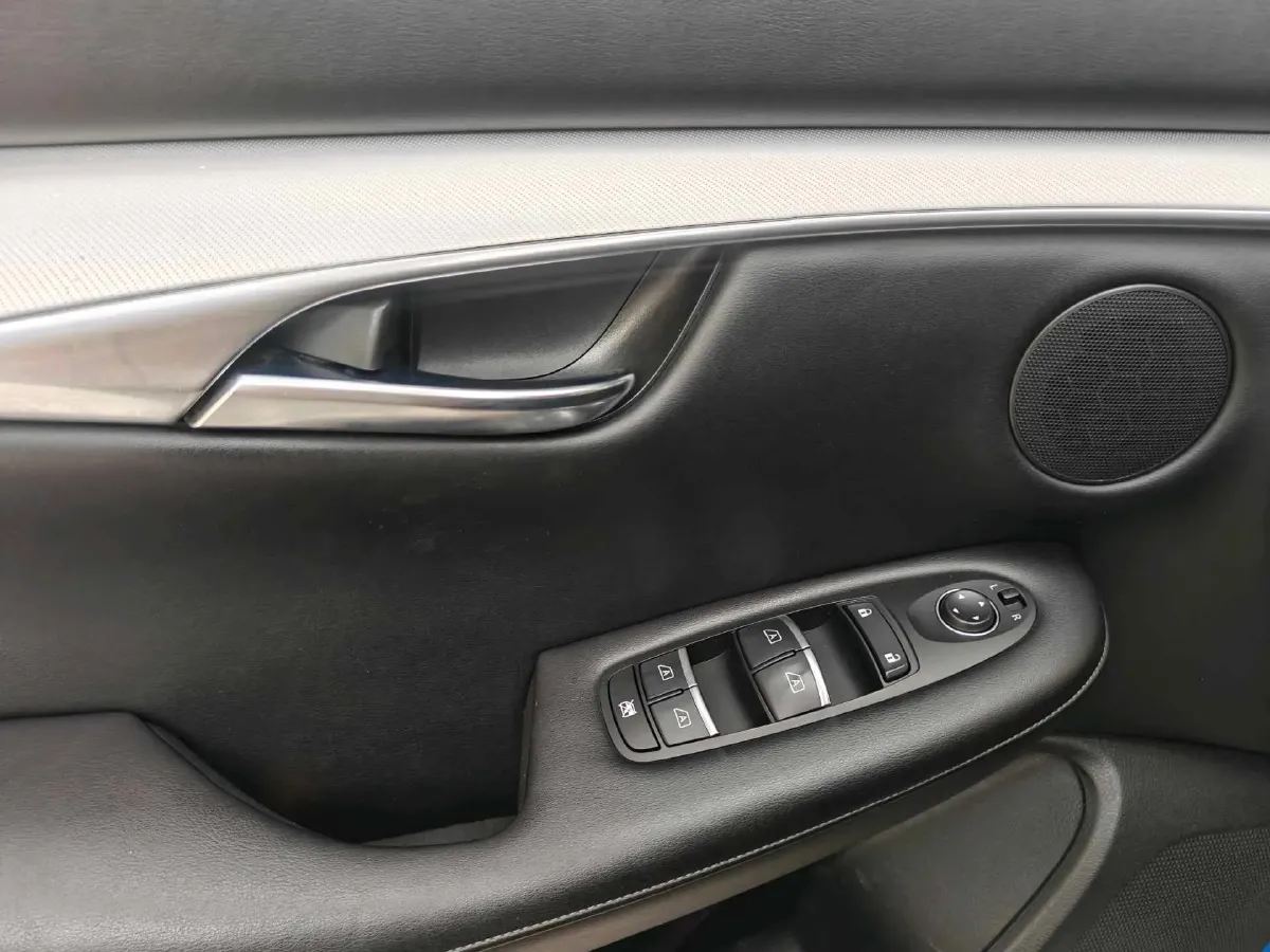 2018 Infiniti QX30 2.0T 211HP L4 7DCT,autocango,china used car exporter,china ev exporter,chinese used car exporter,chinese used ev exporter