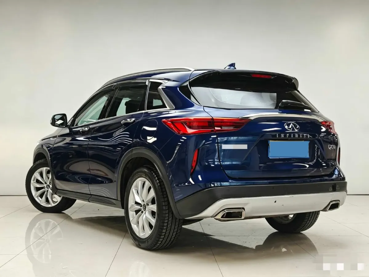 2018 Infiniti QX30 2.0T 211HP L4 7DCT,autocango,china used car exporter,china ev exporter,chinese used car exporter,chinese used ev exporter