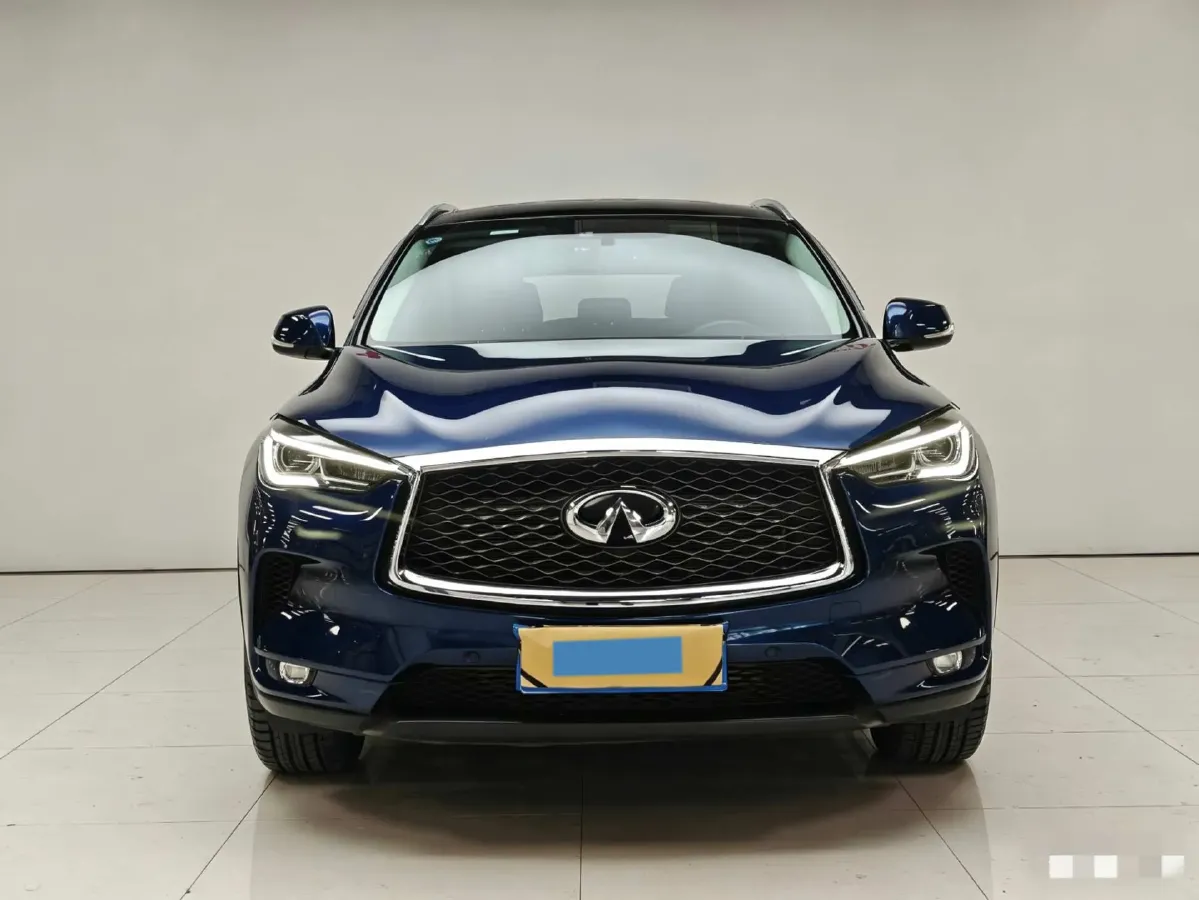 2018 Infiniti QX30 2.0T 211HP L4 7DCT,autocango,china used car exporter,china ev exporter,chinese used car exporter,chinese used ev exporter