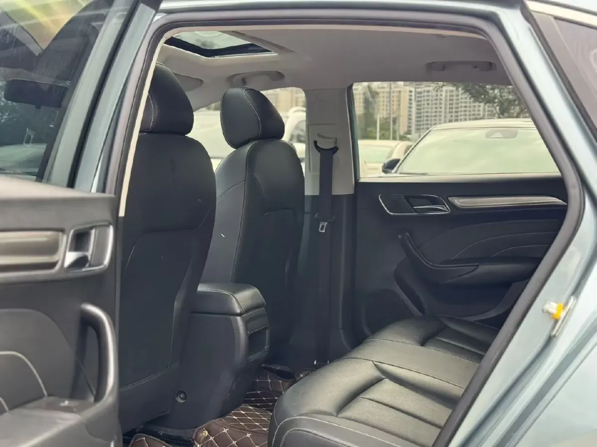 2018 Roewe i6 1.0T 125HP L3 7DCT,autocango,china used car exporter,china ev exporter,chinese used car exporter,chinese used ev exporter