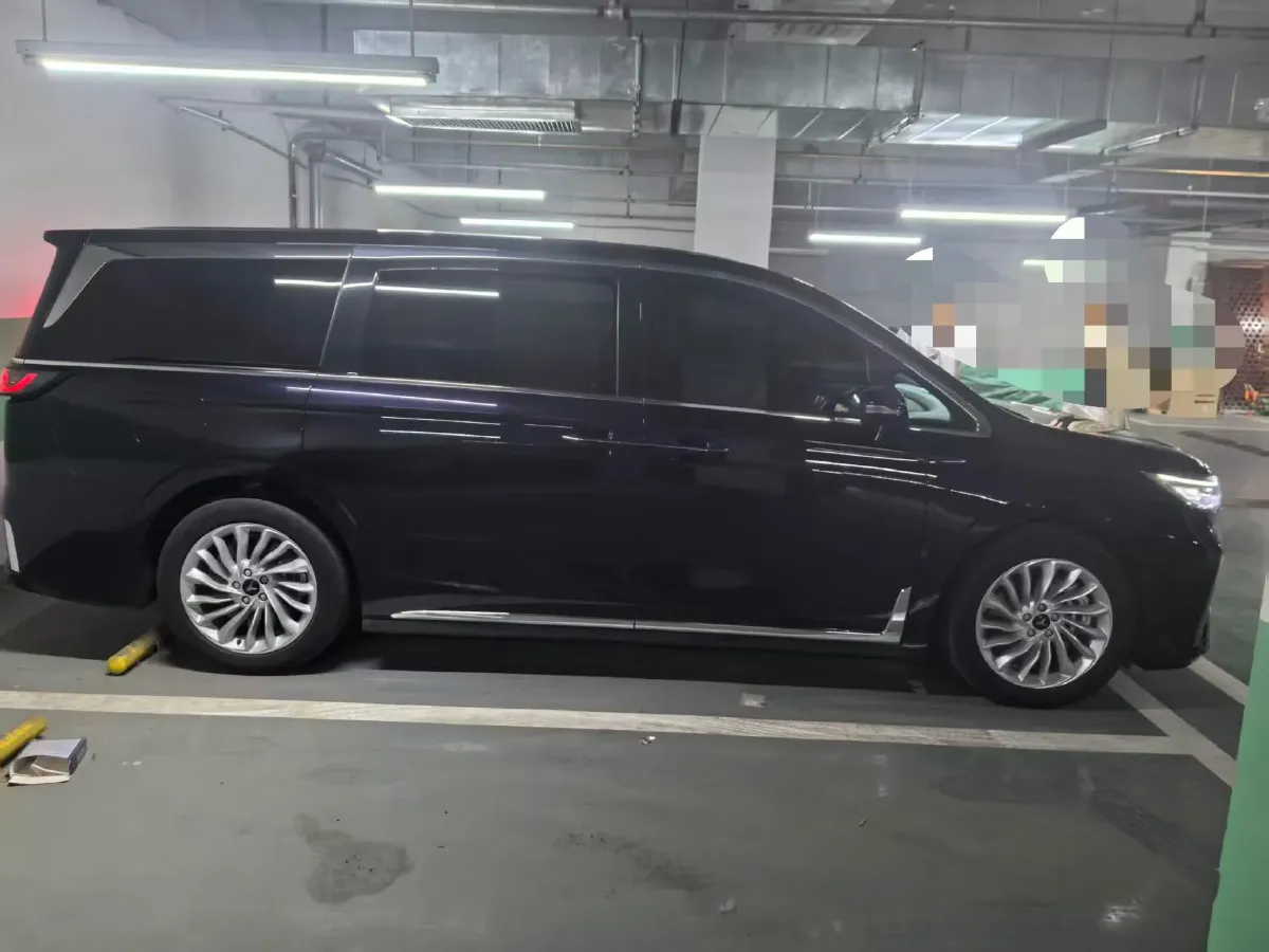 2022 Voyah Dream 1.5T 136HP L4 PHEV 25.57KWH,autocango,china used car exporter,china ev exporter,chinese used car exporter,chinese used ev exporter