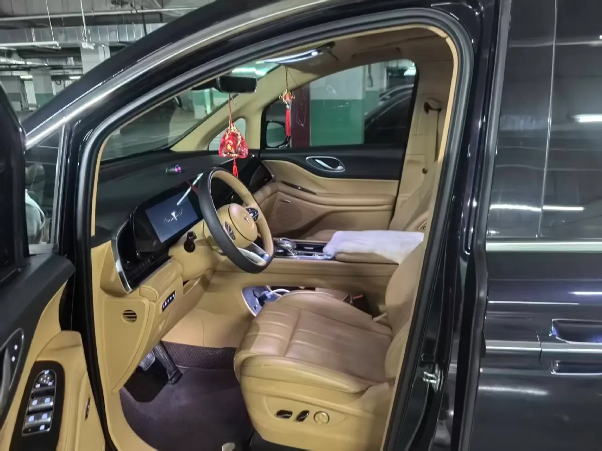 2022 Voyah Dream 1.5T 136HP L4 PHEV 25.57KWH,autocango,china used car exporter,china ev exporter,chinese used car exporter,chinese used ev exporter