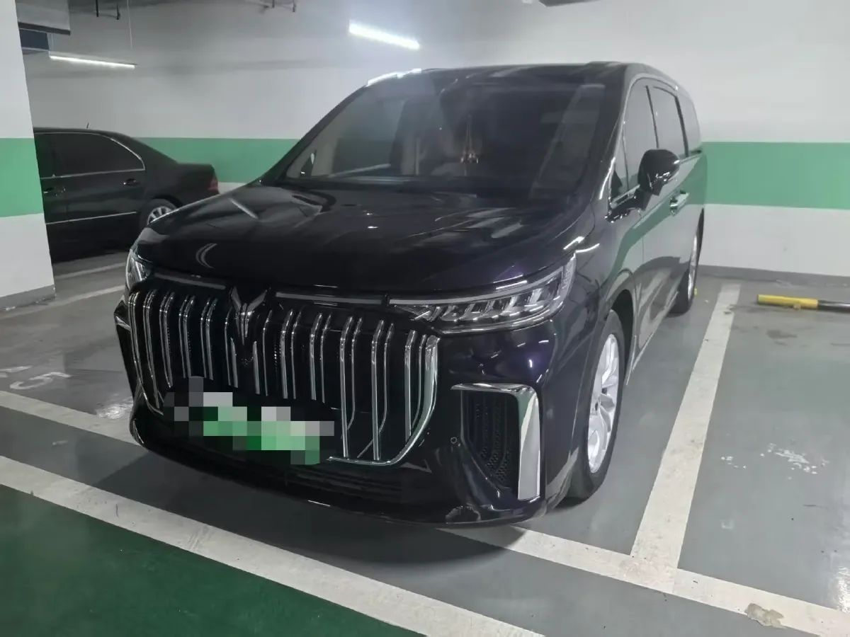 2022 Voyah Dream 1.5T 136HP L4 PHEV 25.57KWH,autocango,china used car exporter,china ev exporter,chinese used car exporter,chinese used ev exporter