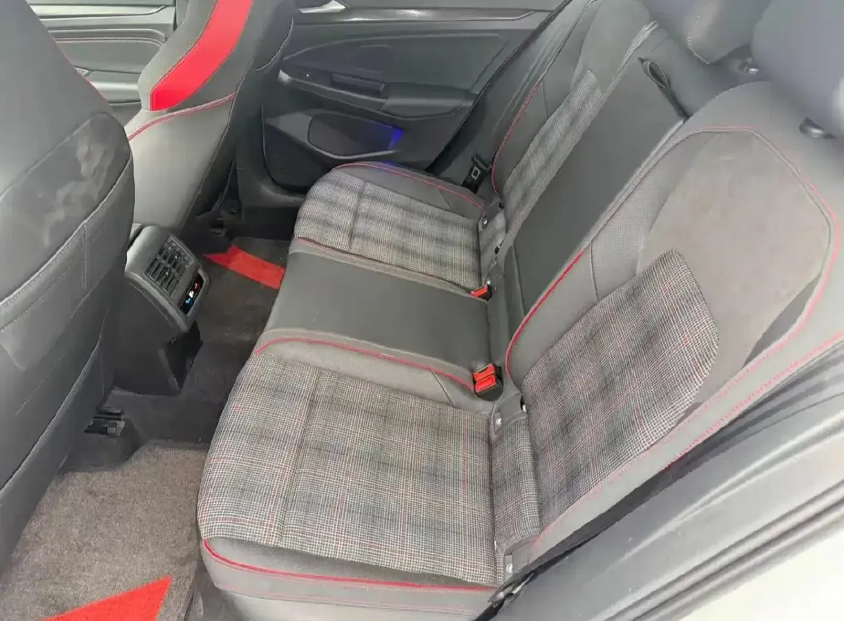 2021 Volkswagen GolfGTI 2.0T 220HP L4 7DCT,autocango,china used car exporter,china ev exporter,chinese used car exporter,chinese used ev exporter