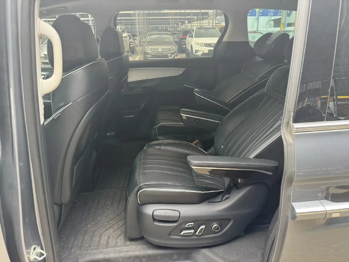 2022 Roewe iMAX8 2.0T 234HP L4 8AT,autocango,china used car exporter,china ev exporter,chinese used car exporter,chinese used ev exporter