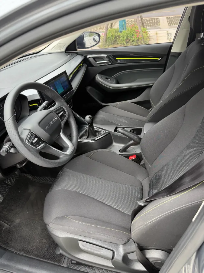 2021 Roewe i5 1.5L 120HP L4 5MT,autocango,china used car exporter,china ev exporter,chinese used car exporter,chinese used ev exporter