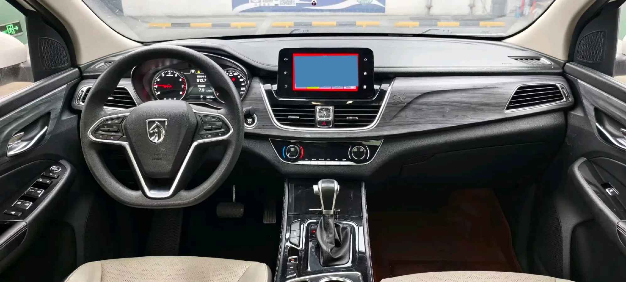 2019 BaoJun 730 1.5T 147HP L4 CVT,autocango,china used car exporter,china ev exporter,chinese used car exporter,chinese used ev exporter