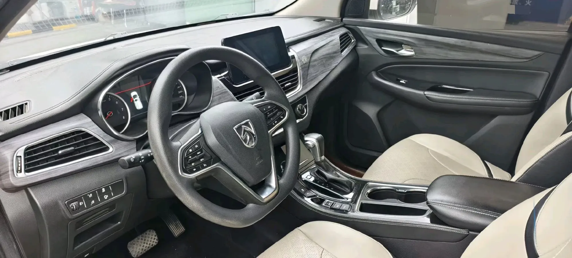 2019 BaoJun 730 1.5T 147HP L4 CVT,autocango,china used car exporter,china ev exporter,chinese used car exporter,chinese used ev exporter