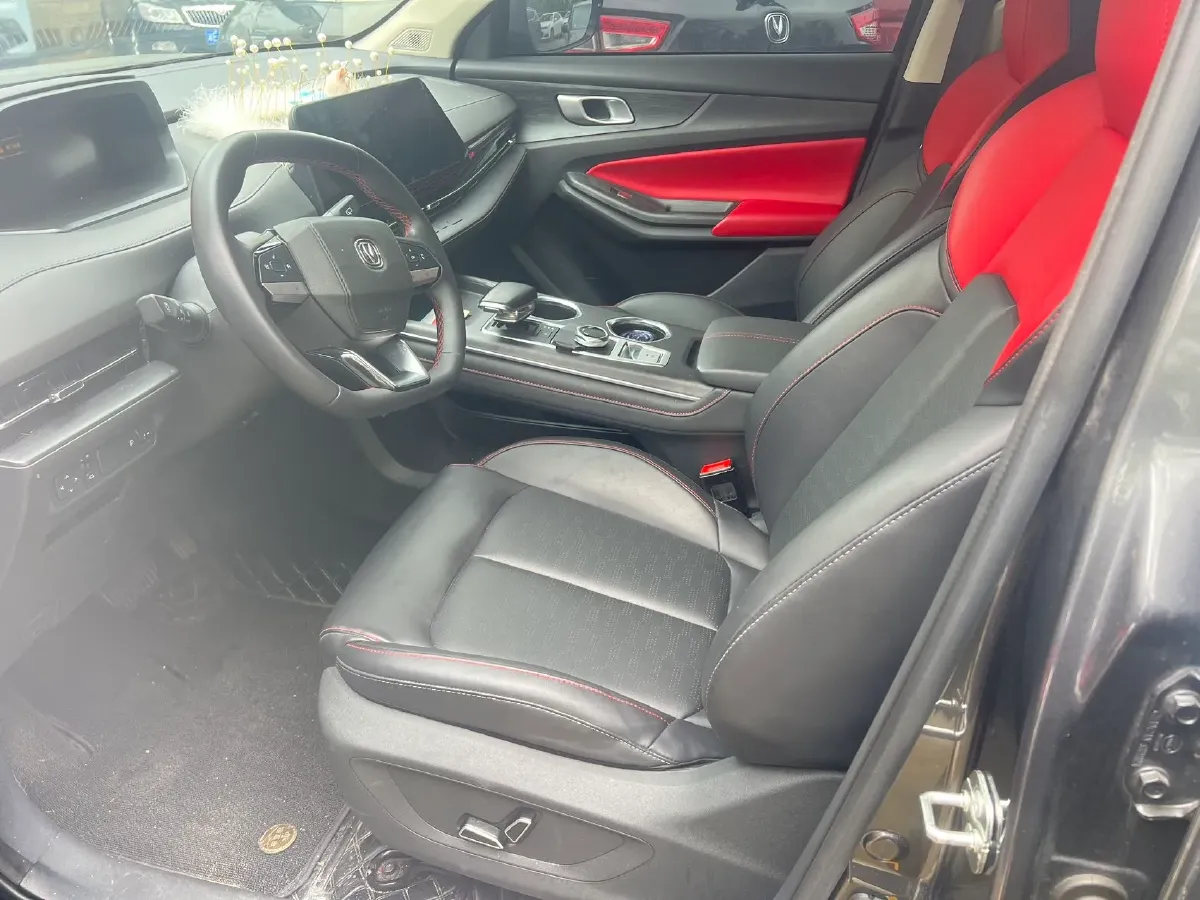 2022 ChangAn Oshan X7 Plus 1.5T 188HP L4 7DCT,autocango,china used car exporter,china ev exporter,chinese used car exporter,chinese used ev exporter