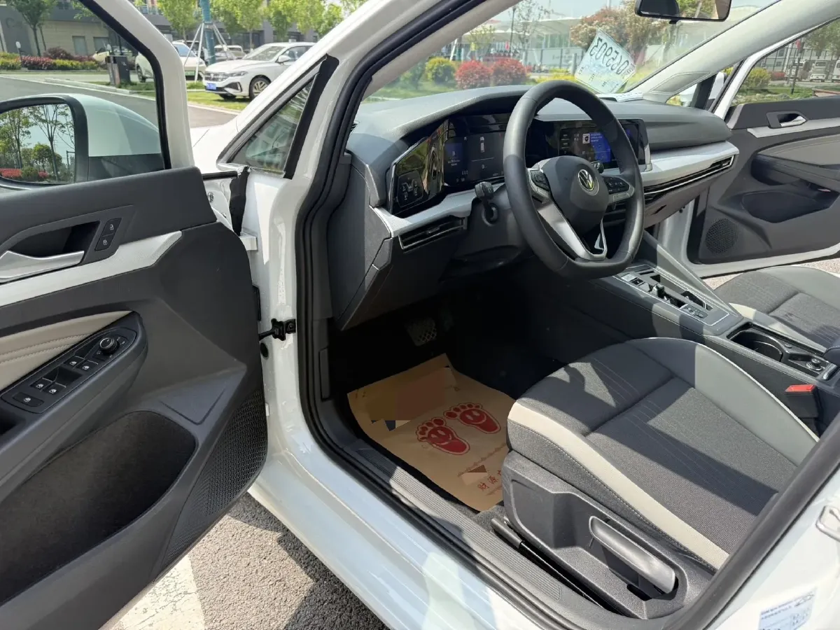 2024 Volkswagen Golf 1.4T 150HP L4 7DCT,autocango,china used car exporter,china ev exporter,chinese used car exporter,chinese used ev exporter