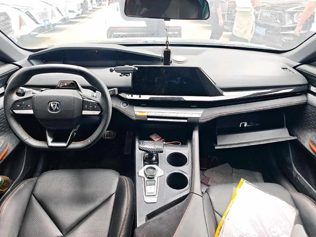 2022 ChangAn UNI-V 1.5T 188HP L4 7DCT,autocango,china used car exporter,china ev exporter,chinese used car exporter,chinese used ev exporter