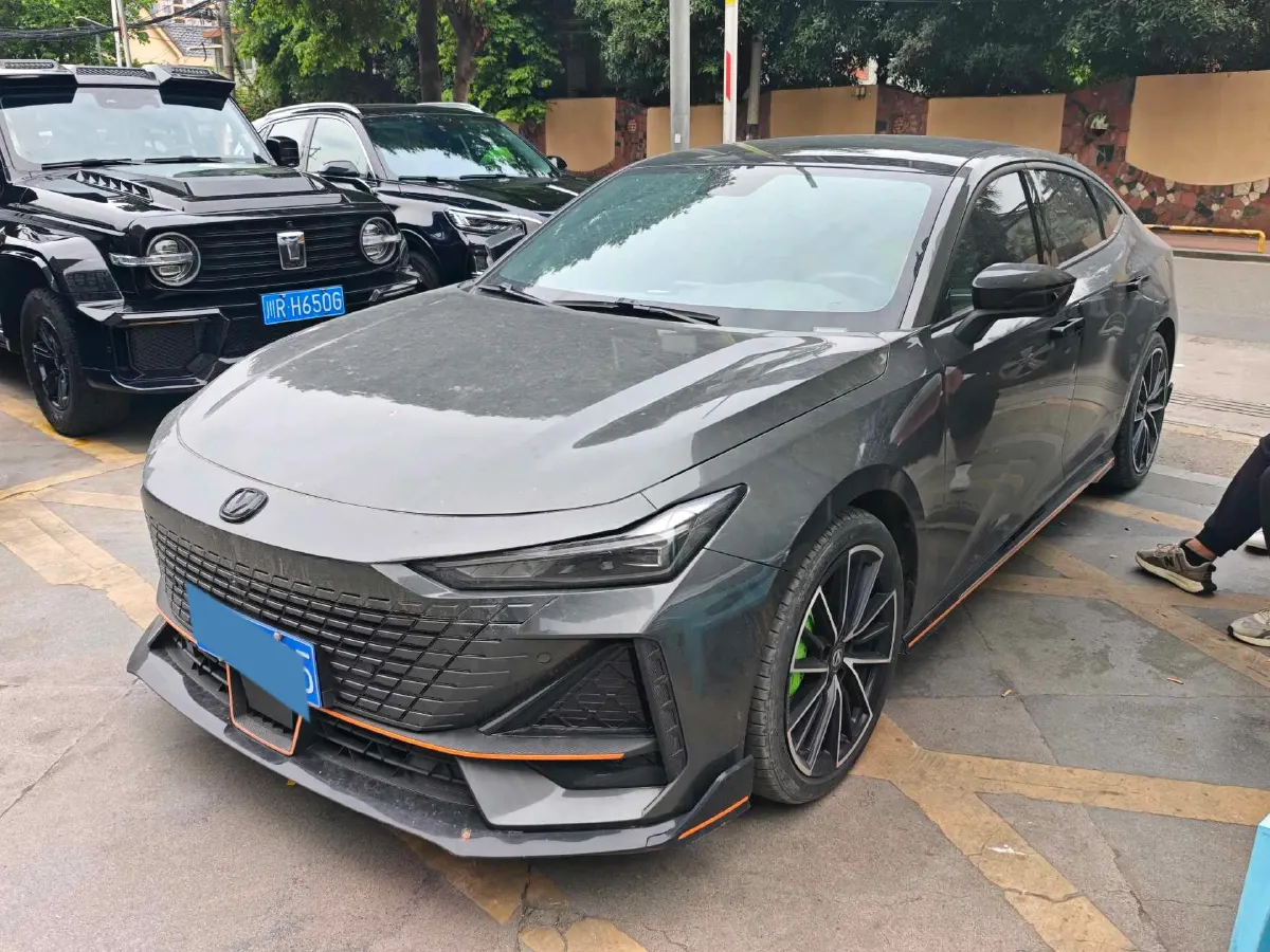 2022 ChangAn UNI-V 1.5T 188HP L4 7DCT,autocango,china used car exporter,china ev exporter,chinese used car exporter,chinese used ev exporter