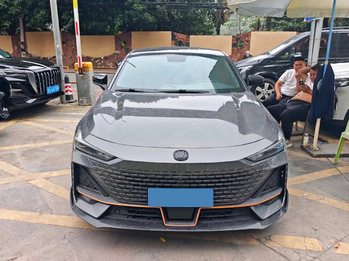 2022 ChangAn UNI-V 1.5T 188HP L4 7DCT,autocango,china used car exporter,china ev exporter,chinese used car exporter,chinese used ev exporter