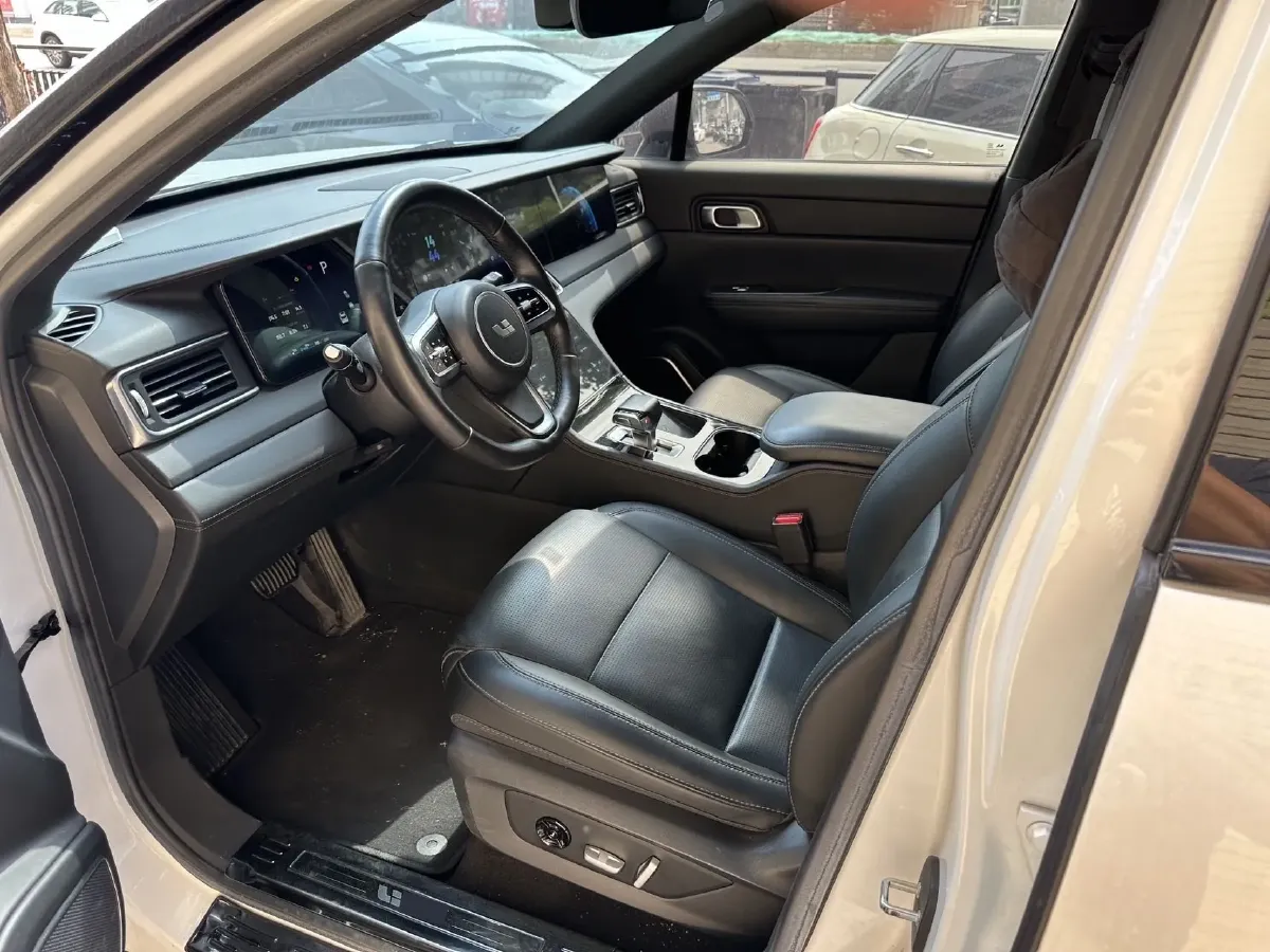 2021 Li ONE Range Extended 131HP REEV 40.5KWH,autocango,china used car exporter,china ev exporter,chinese used car exporter,chinese used ev exporter