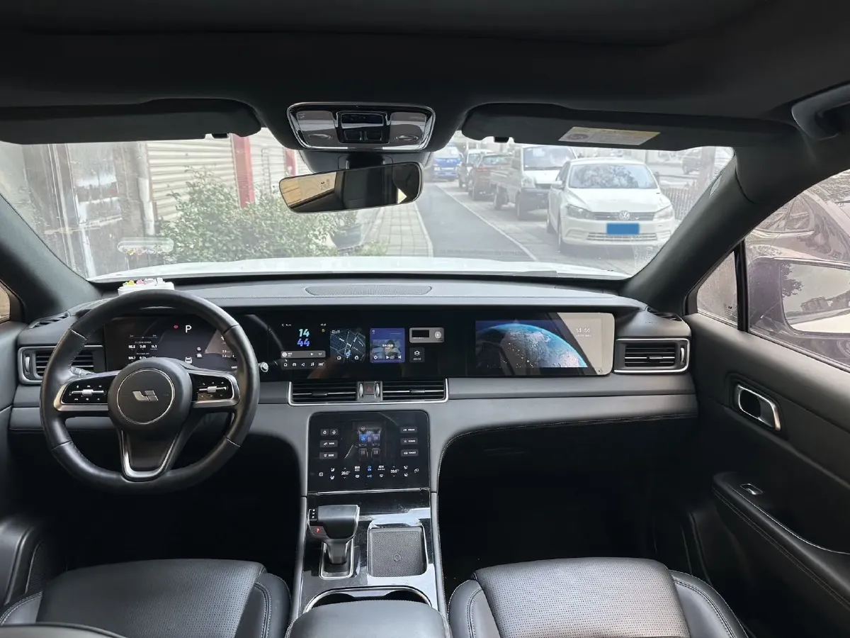 2021 Li ONE Range Extended 131HP REEV 40.5KWH,autocango,china used car exporter,china ev exporter,chinese used car exporter,chinese used ev exporter