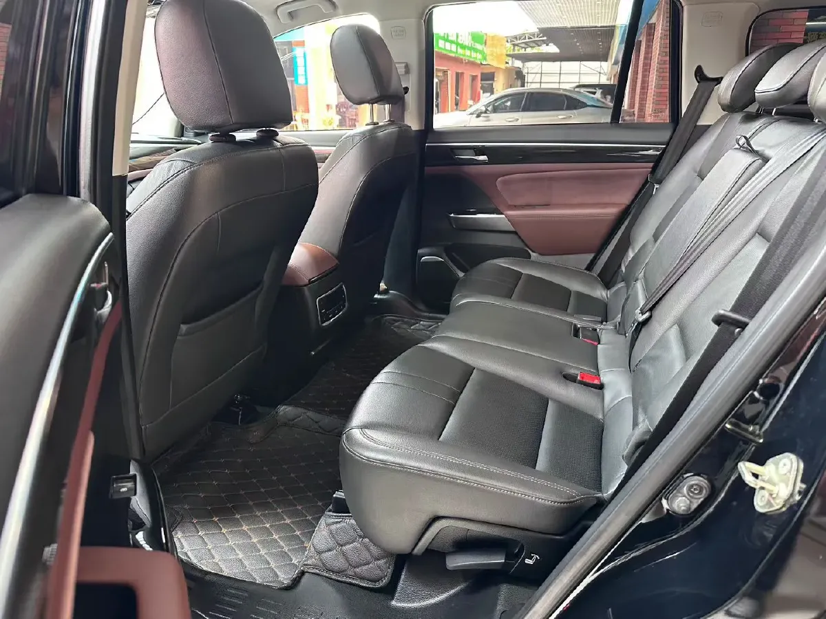 2017 GAC Trumpchi GS8 2.0T 201HP L4 6AT,autocango,china used car exporter,china ev exporter,chinese used car exporter,chinese used ev exporter