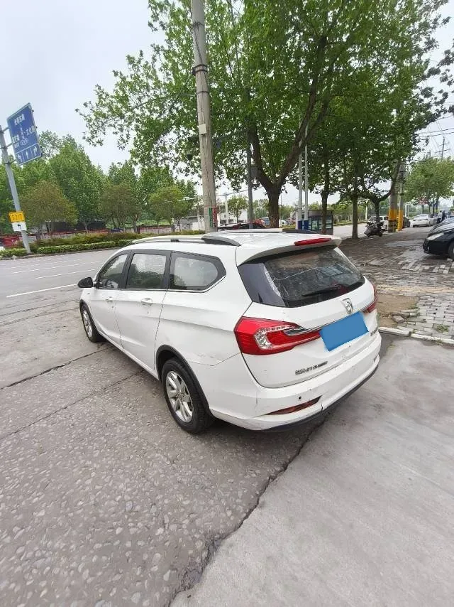 2017 BaoJun 310W 1.5L 112HP L4 6MT,autocango,china used car exporter,china ev exporter,chinese used car exporter,chinese used ev exporter