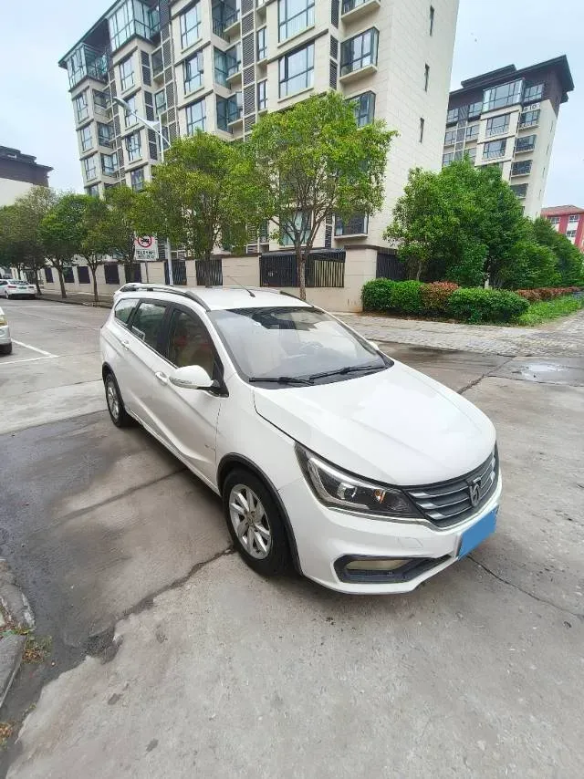 2017 BaoJun 310W 1.5L 112HP L4 6MT,autocango,china used car exporter,china ev exporter,chinese used car exporter,chinese used ev exporter