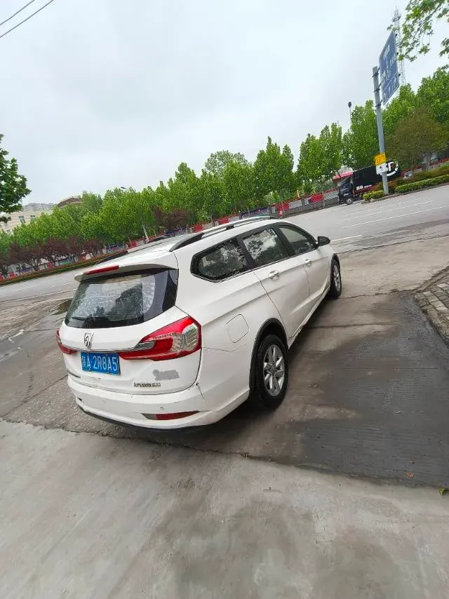 2017 BaoJun 310W 1.5L 112HP L4 6MT,autocango,china used car exporter,china ev exporter,chinese used car exporter,chinese used ev exporter