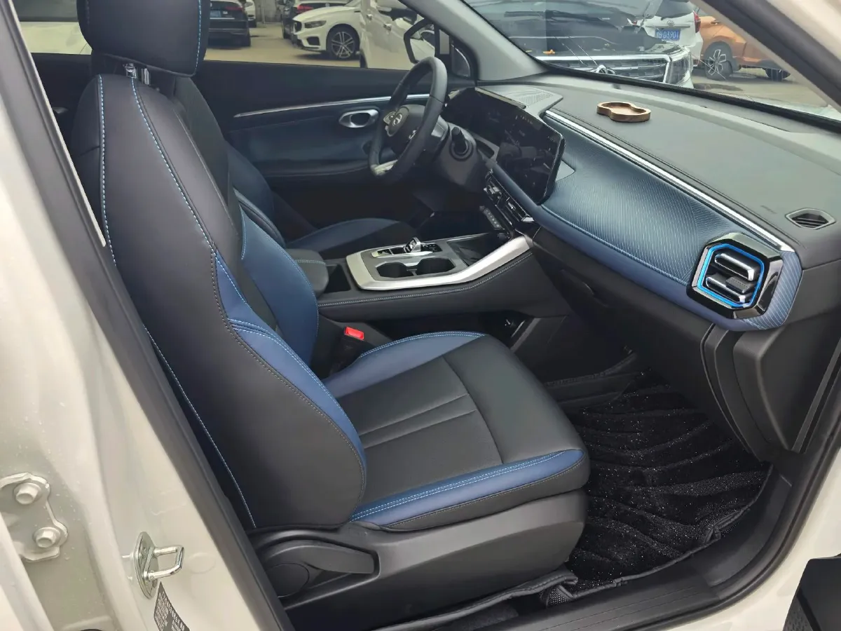 2023 GAC Trumpchi GS3 1.5T 177HP L4 7DCT,autocango,china used car exporter,china ev exporter,chinese used car exporter,chinese used ev exporter