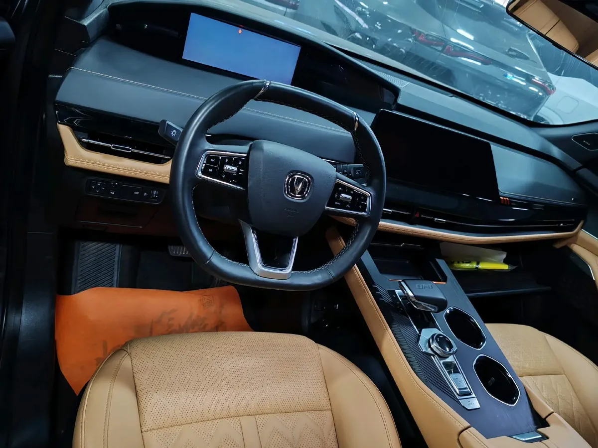 2021 ChangAn UNI-K 2.0T 233HP L4 8AT,autocango,china used car exporter,china ev exporter,chinese used car exporter,chinese used ev exporter