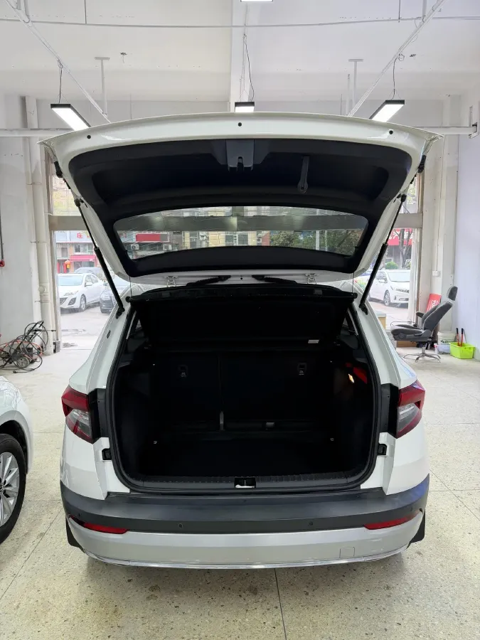 2021 Skoda Karoq 1.4T 150HP L4 7DCT,autocango,china used car exporter,china ev exporter,chinese used car exporter,chinese used ev exporter