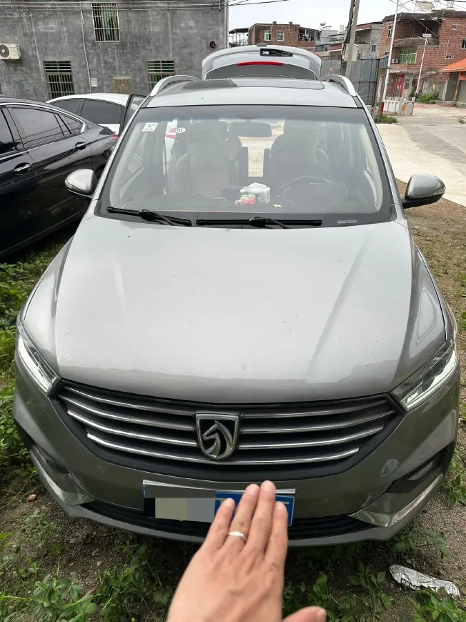 2018 BaoJun 530 1.5T 150HP L4 6MT,autocango,china used car exporter,china ev exporter,chinese used car exporter,chinese used ev exporter