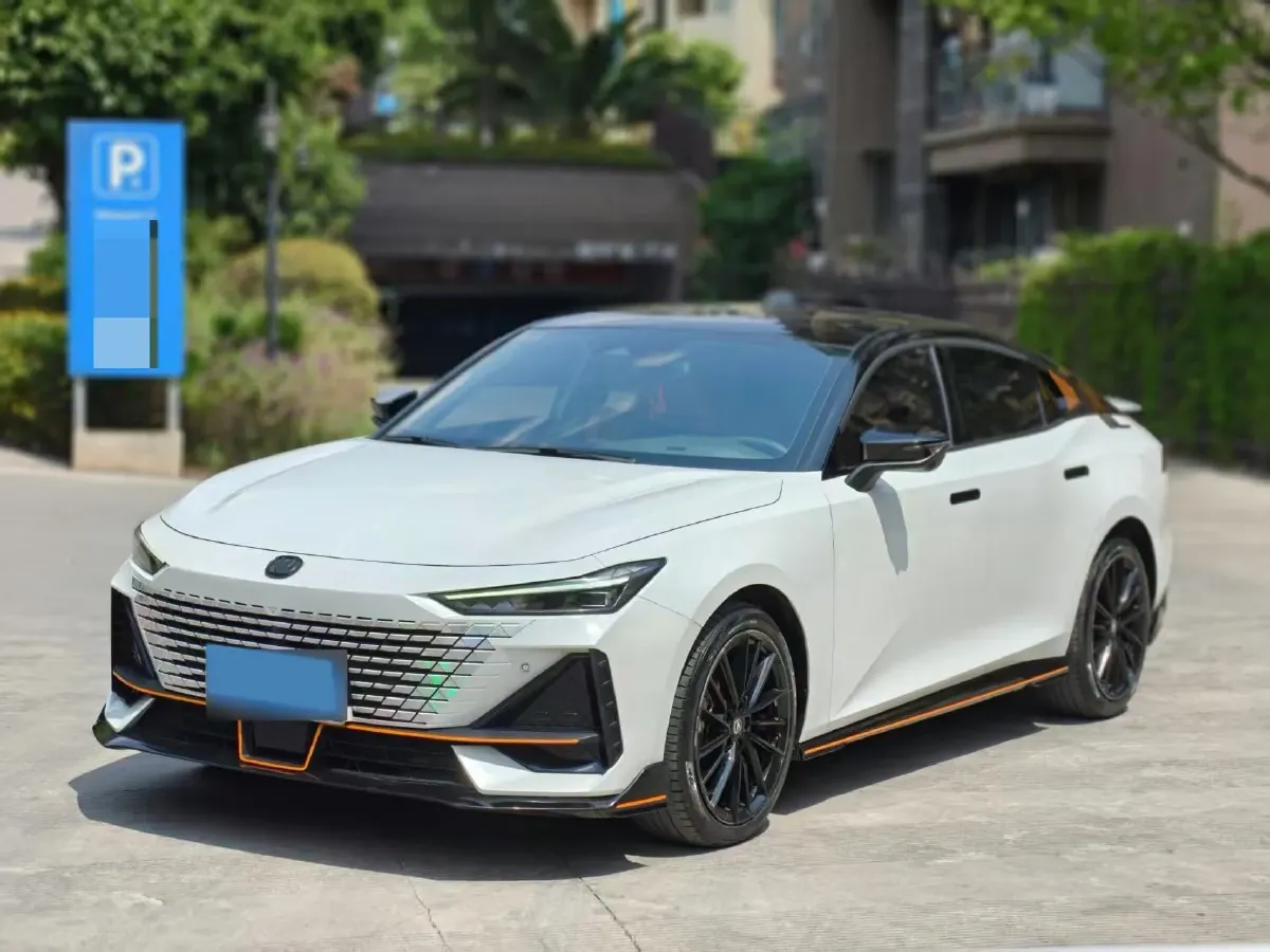 2023 ChangAn UNI-V 1.5T 188HP L4 7DCT,autocango,china used car exporter,china ev exporter,chinese used car exporter,chinese used ev exporter