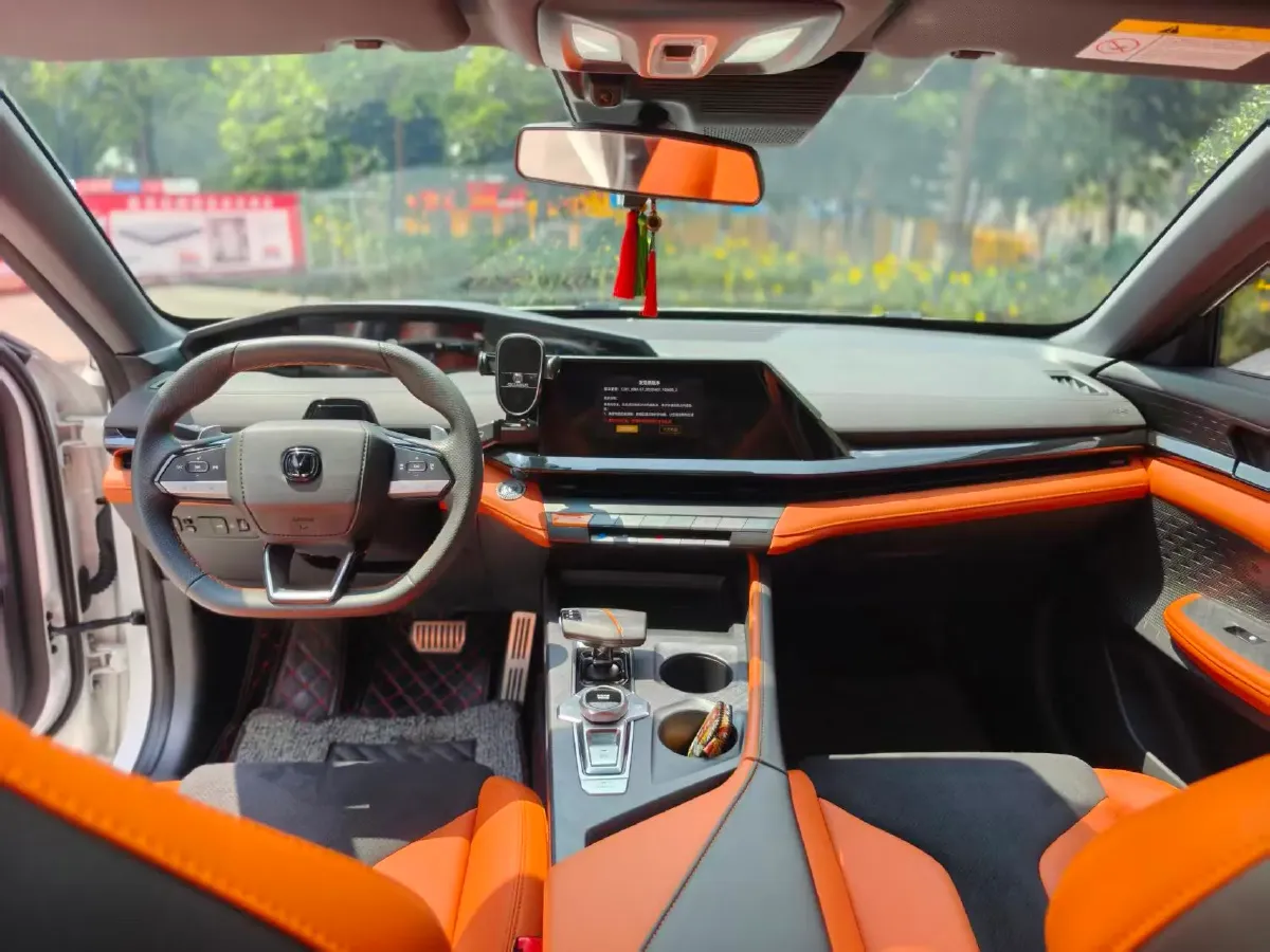 2023 ChangAn UNI-V 1.5T 188HP L4 7DCT,autocango,china used car exporter,china ev exporter,chinese used car exporter,chinese used ev exporter