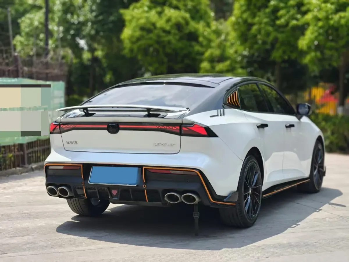 2023 ChangAn UNI-V 1.5T 188HP L4 7DCT,autocango,china used car exporter,china ev exporter,chinese used car exporter,chinese used ev exporter