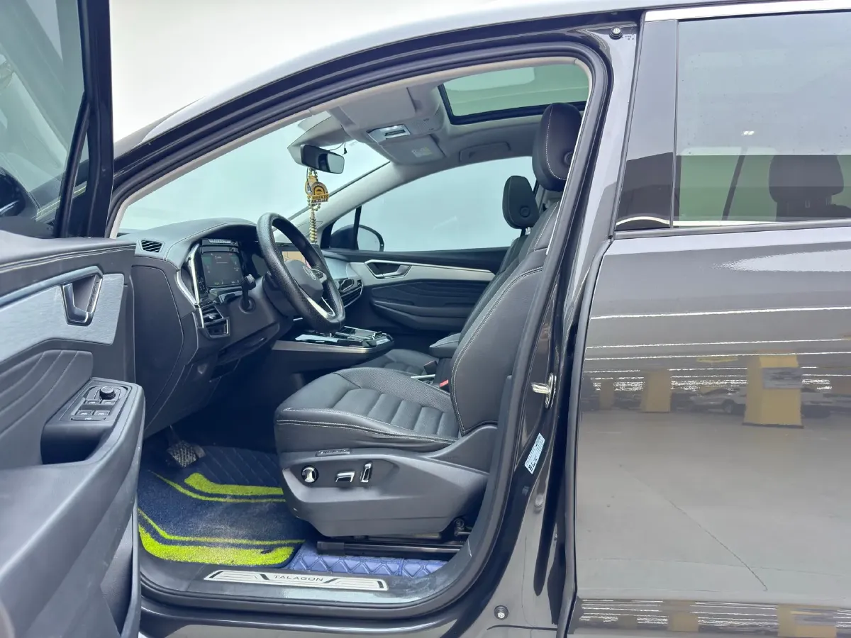 2023 Volkswagen Talagon 2.0T 220HP L4 7DCT,autocango,china used car exporter,china ev exporter,chinese used car exporter,chinese used ev exporter