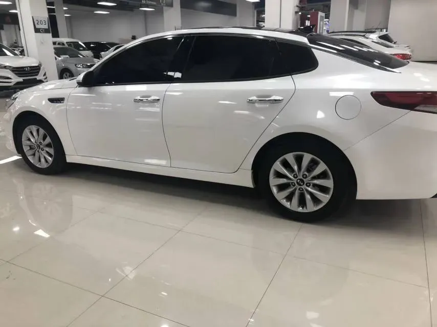 2016 Kia K5 2.0L 161HP L4 6AT,autocango,china used car exporter,china ev exporter,chinese used car exporter,chinese used ev exporter