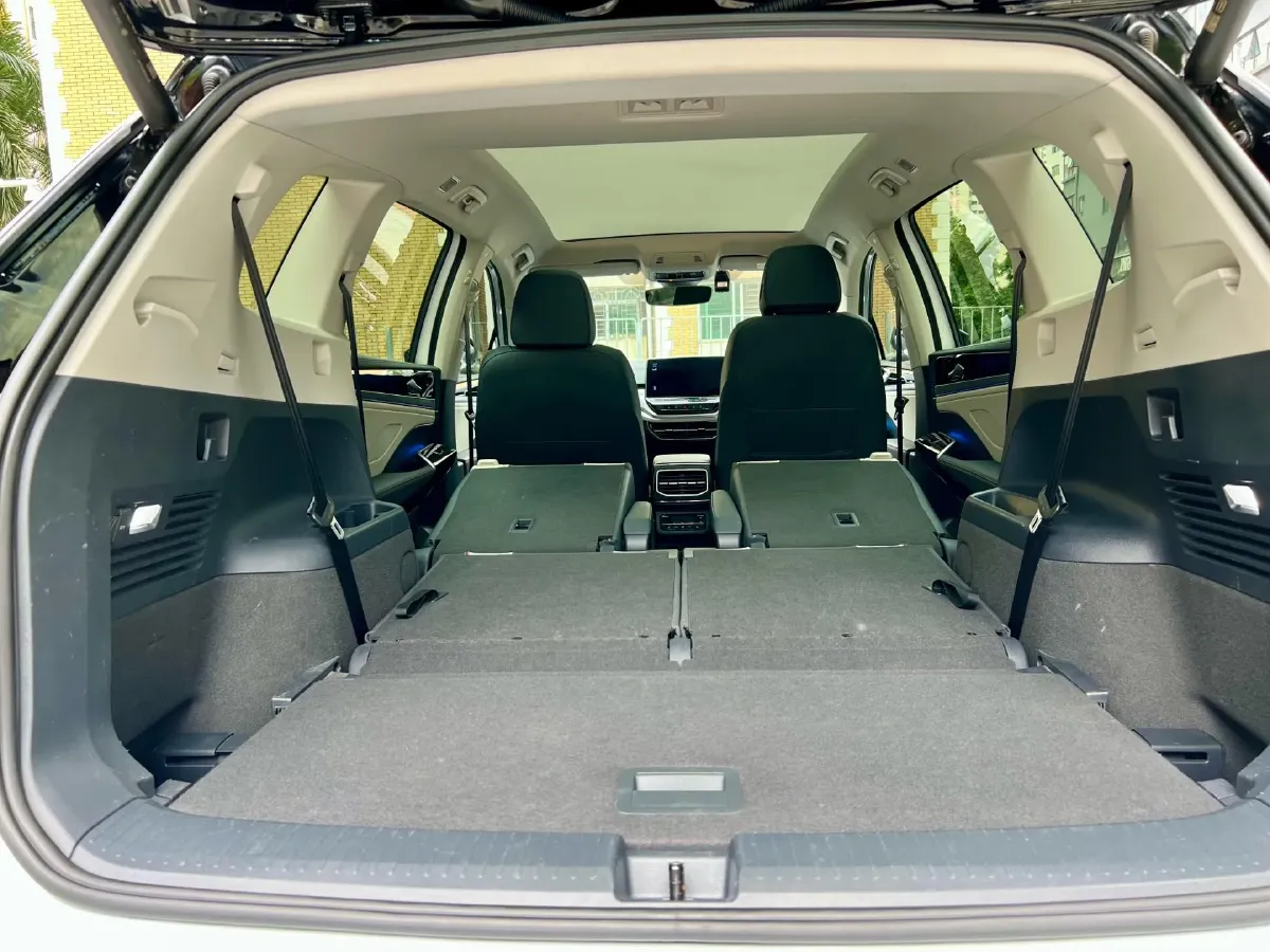 2021 Volkswagen ID.6 Crozz BEV 84.8KWH,autocango,china used car exporter,china ev exporter,chinese used car exporter,chinese used ev exporter