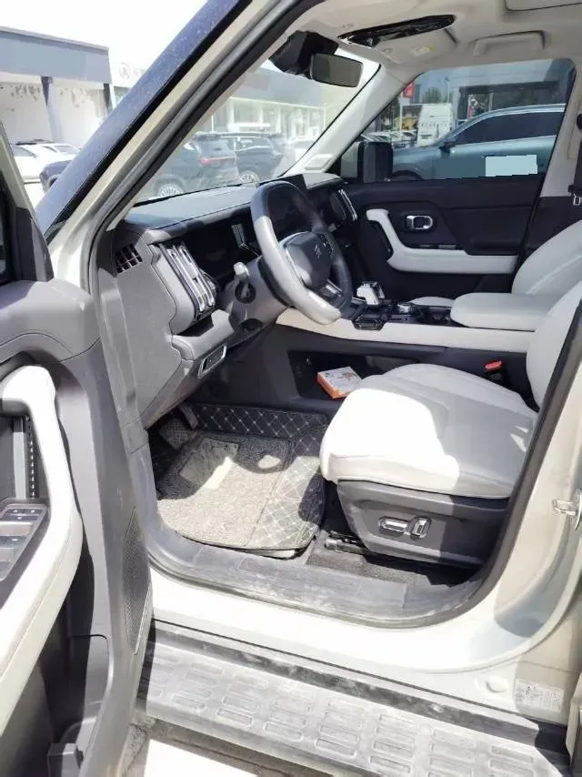 2025 MAXUS XinTu V70 2.0T 150HP L4 9AT,autocango,china used car exporter,china ev exporter,chinese used car exporter,chinese used ev exporter