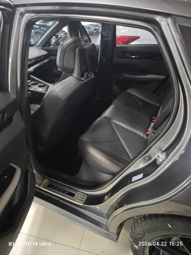 2022 ChangAn UNI-V 1.5T 188HP L4 7DCT,autocango,china used car exporter,china ev exporter,chinese used car exporter,chinese used ev exporter