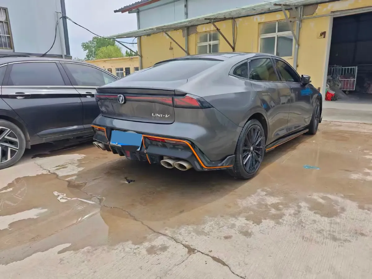 2023 ChangAn UNI-V 1.5T 188HP L4 7DCT,autocango,china used car exporter,china ev exporter,chinese used car exporter,chinese used ev exporter