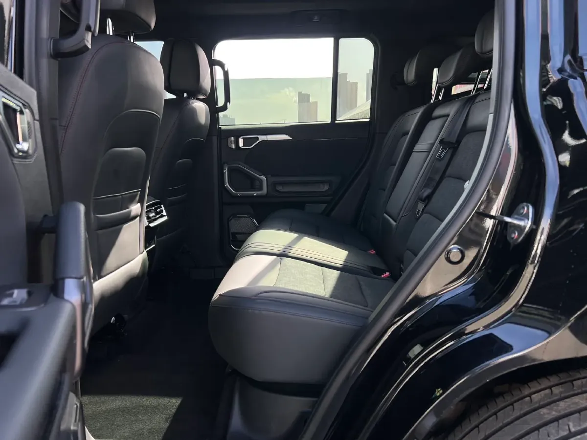 2023 Jetour Traveller 2.0T 254HP L4 7DCT,autocango,china used car exporter,china ev exporter,chinese used car exporter,chinese used ev exporter