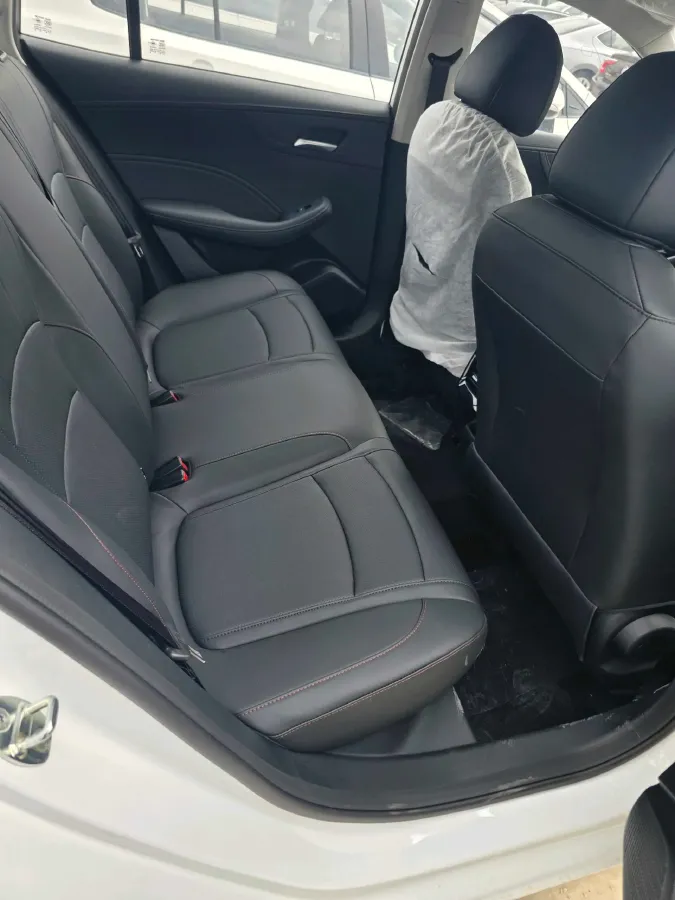 2024 Roewe i5 1.5L 129HP L4 CVT,autocango,china used car exporter,china ev exporter,chinese used car exporter,chinese used ev exporter