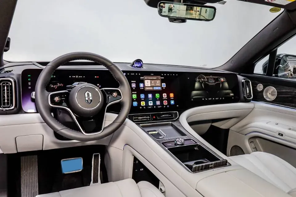 2025 AITO AITO M9 REEV 160HP REEV 52KWH,autocango,china used car exporter,china ev exporter,chinese used car exporter,chinese used ev exporter