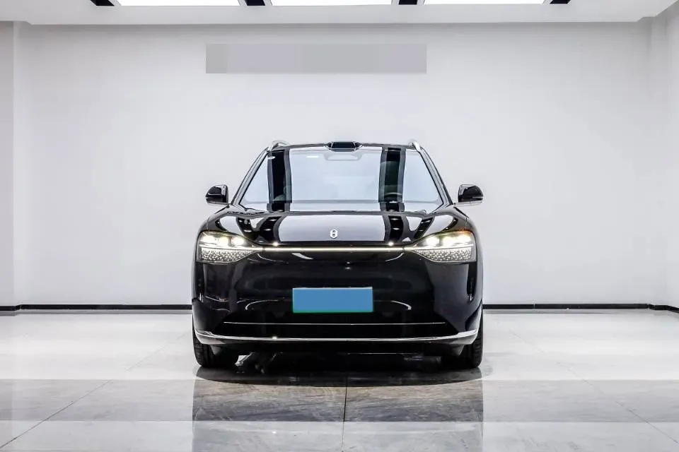 2025 AITO AITO M9 REEV 160HP REEV 52KWH,autocango,china used car exporter,china ev exporter,chinese used car exporter,chinese used ev exporter