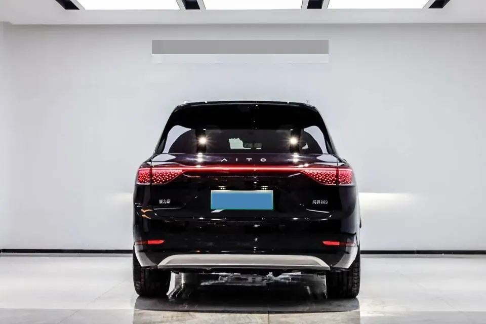 2025 AITO AITO M9 REEV 160HP REEV 52KWH,autocango,china used car exporter,china ev exporter,chinese used car exporter,chinese used ev exporter