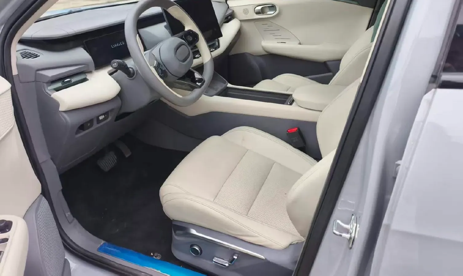 2024 LYNK&CO 06 EM-P 1.5L 120HP L4 3DHT PHEV 19.09KWH,autocango,china used car exporter,china ev exporter,chinese used car exporter,chinese used ev exporter