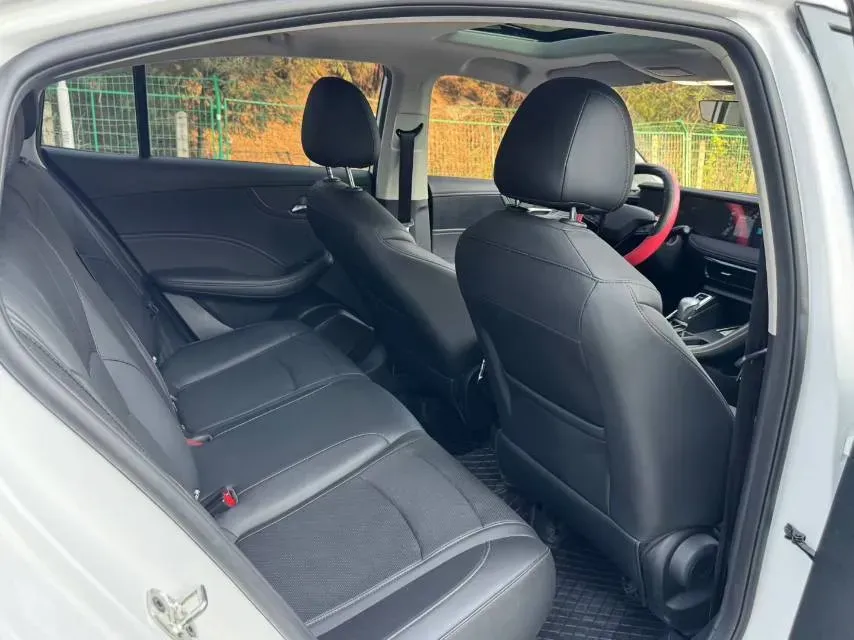 2024 Roewe i5 1.5L 129HP L4 CVT,autocango,china used car exporter,china ev exporter,chinese used car exporter,chinese used ev exporter