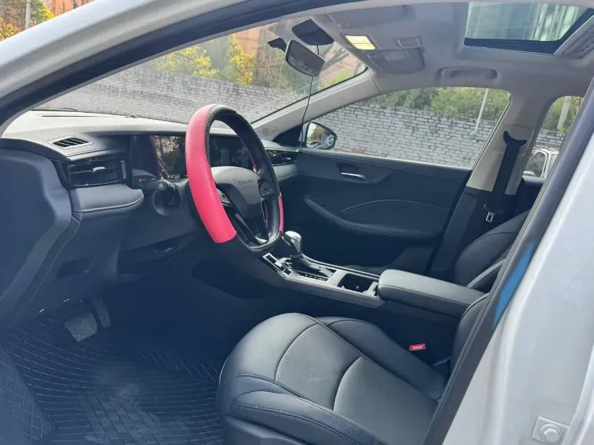 2024 Roewe i5 1.5L 129HP L4 CVT,autocango,china used car exporter,china ev exporter,chinese used car exporter,chinese used ev exporter